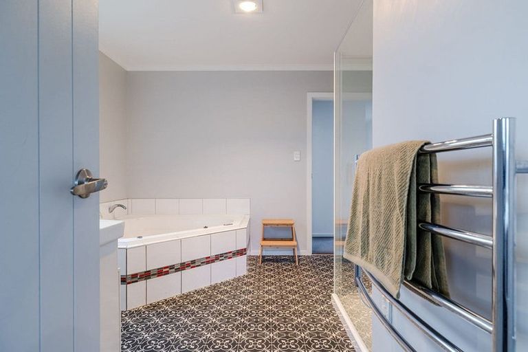 Photo of property in 7 Pegasus Place, Kelvin Grove, Palmerston North, 4414