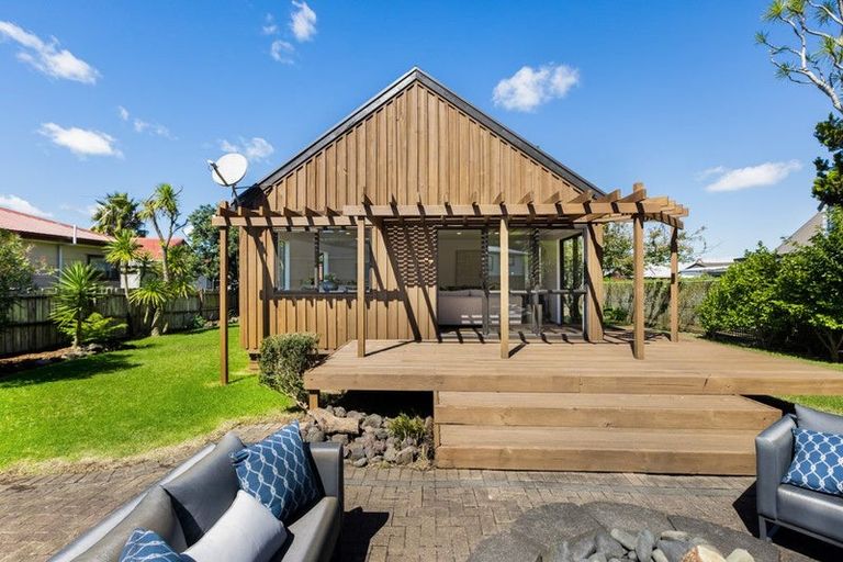 Photo of property in 45 Darren Crescent, Half Moon Bay, Auckland, 2012