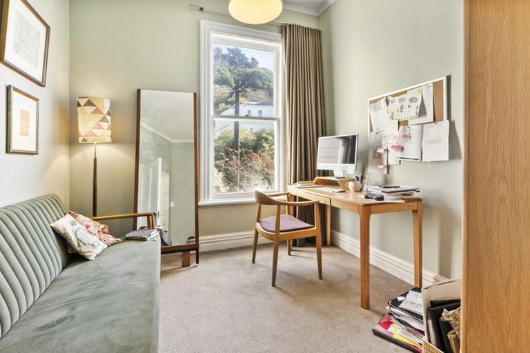 Photo of property in 12 Burnell Avenue, Thorndon, Wellington, 6011