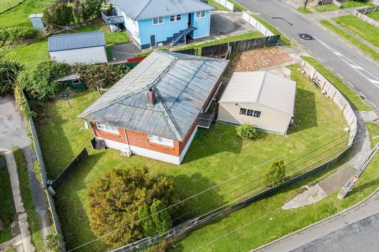 Photo of property in 28 Durham Street, Cannons Creek, Porirua, 5024
