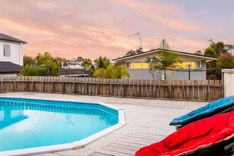 Photo of property in 61 Sheridan Drive, New Lynn, Auckland, 0600