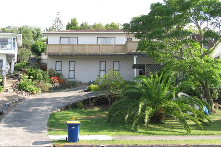Photo of property in 90 Stapleford Crescent, Browns Bay, Auckland, 0630
