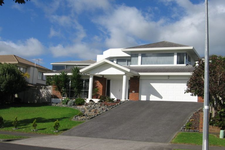 Photo of property in 116 Simmental Crescent, Somerville, Auckland, 2014