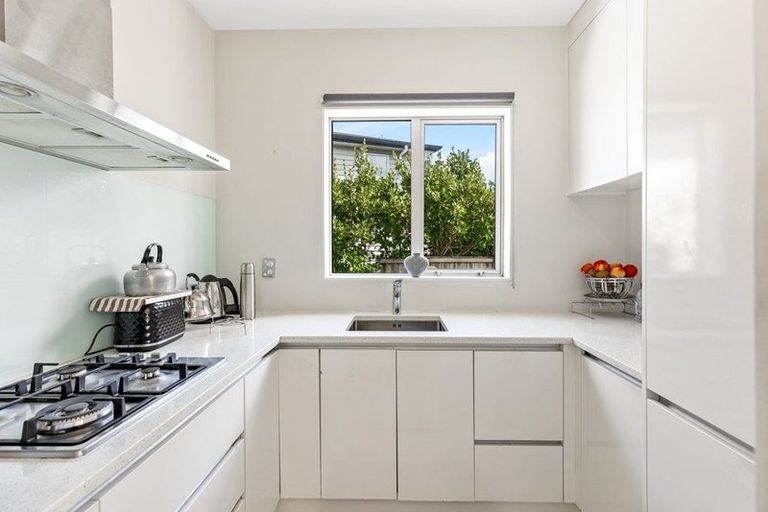 Photo of property in 75 San Valentino Drive, Henderson, Auckland, 0612