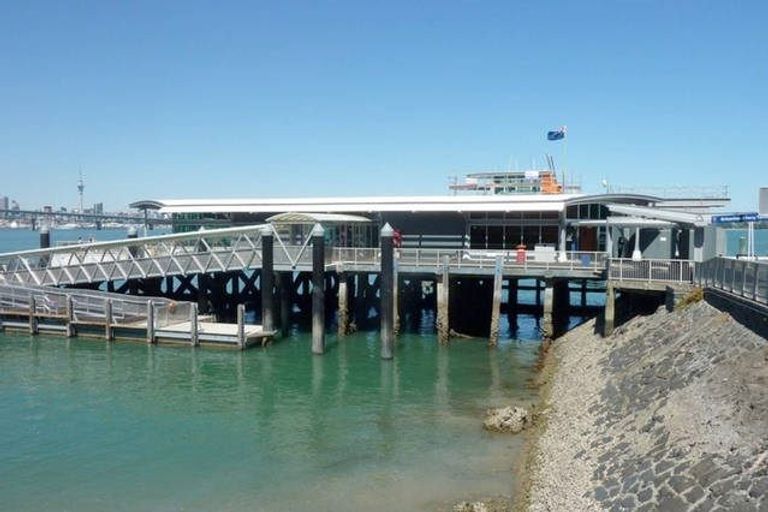 Photo of property in 14a Glade Place, Birkenhead, Auckland, 0626