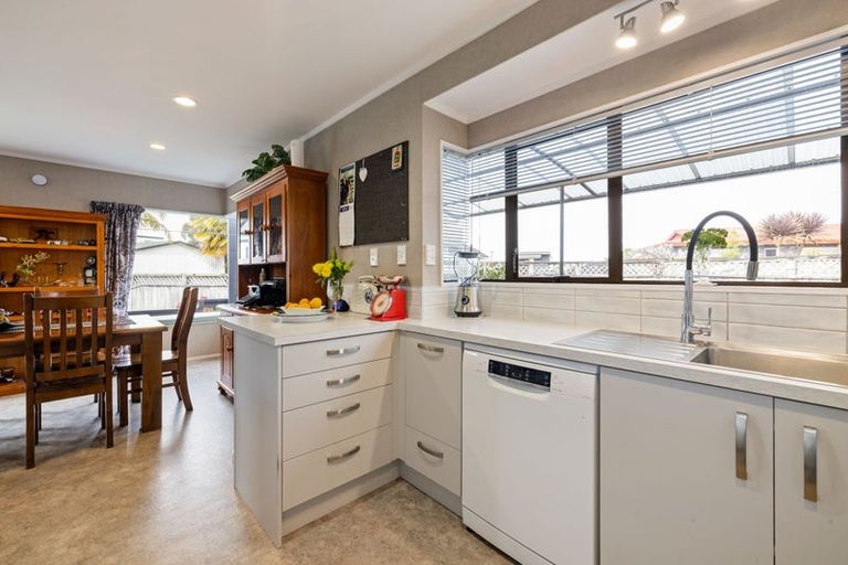 Photo of property in 43 Lansdowne Crescent, Glenview, Hamilton, 3206