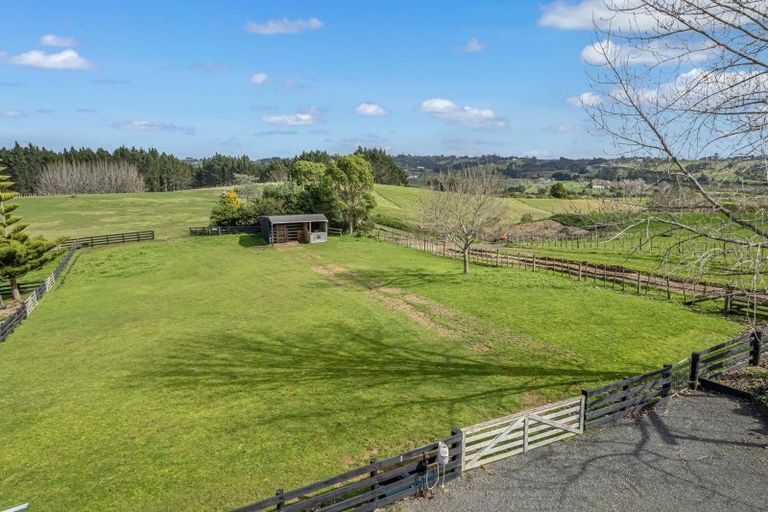 Photo of property in 16 Potts Road, Whitford, Howick, 2571