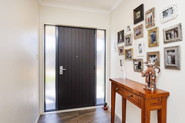 Photo of property in 2 Buttonwood Court, Milson, Palmerston North, 4414