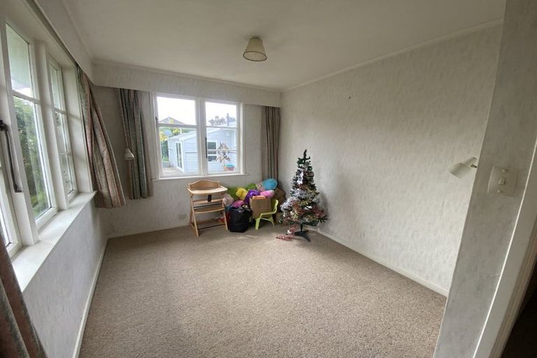 Photo of property in 10 Grey Street, Martinborough, 5711