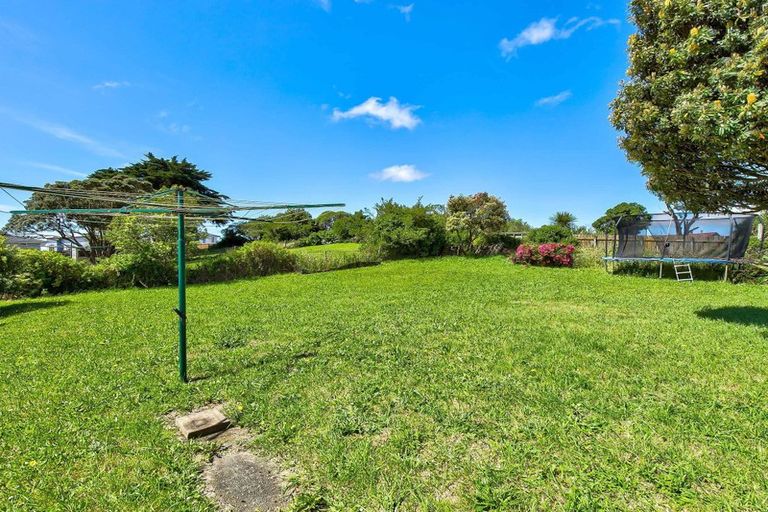 Photo of property in 11 Taupiri Crescent, Titahi Bay, Porirua, 5022