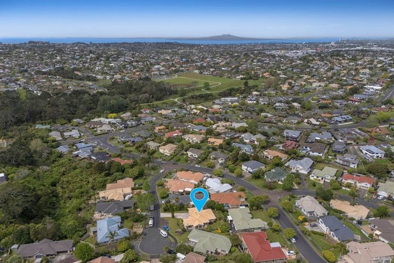 Photo of property in 8 Godwin Court, Unsworth Heights, Auckland, 0632
