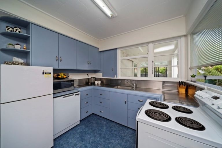 Photo of property in 14 Dives Avenue, Hawera, 4610