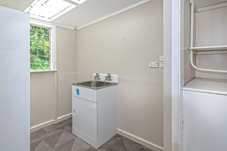 Photo of property in 9 Adams Road, Thornton Bay, Thames, 3575