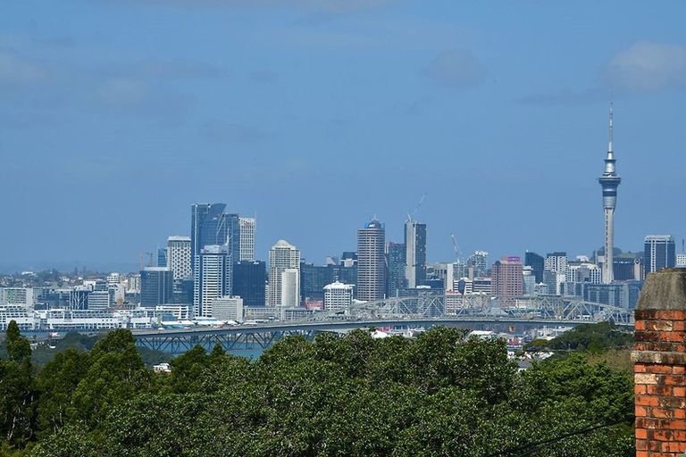 Photo of property in 7/219 Onewa Road, Birkenhead, Auckland, 0626