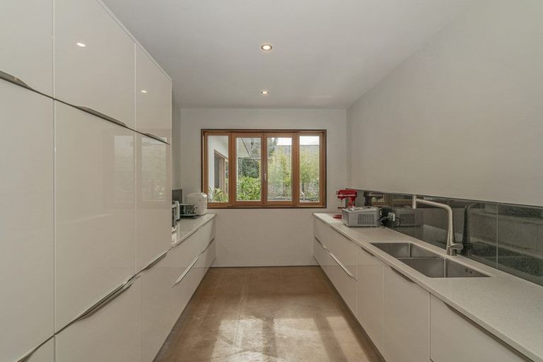 Photo of property in 6 Robinson Road, Whitianga, 3510