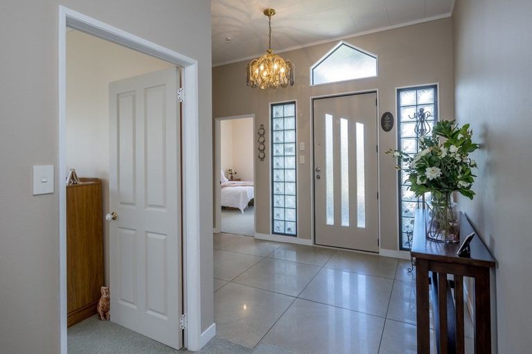 Photo of property in 17 Avon Street, Levin, 5510