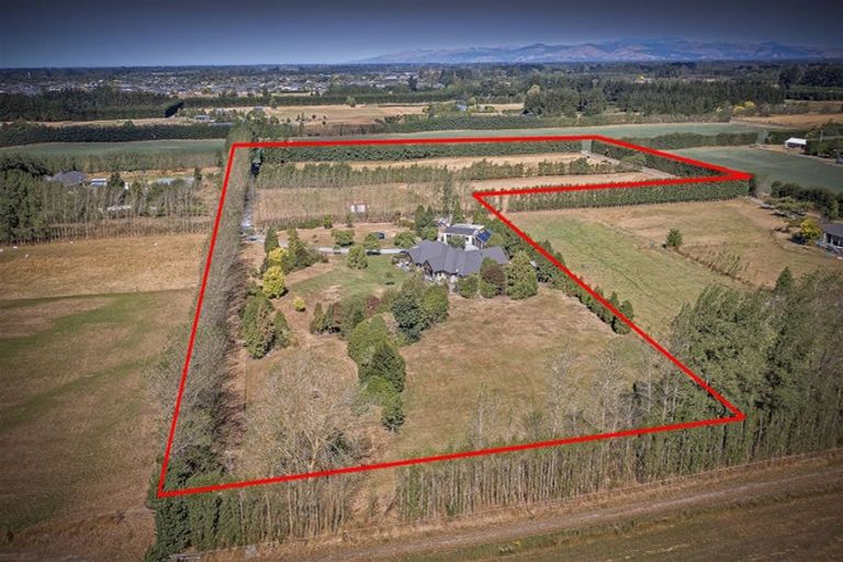 Photo of property in 2/1314 West Coast Road, West Melton, Christchurch, 7671