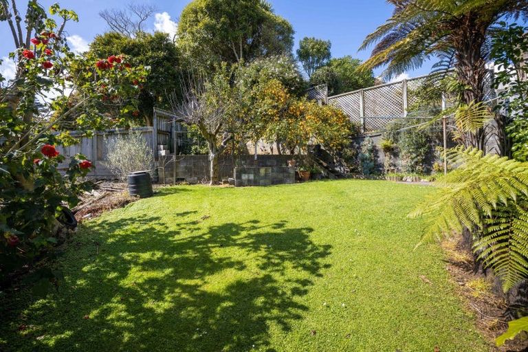 Photo of property in 3 Penrith Street, Westown, New Plymouth, 4310