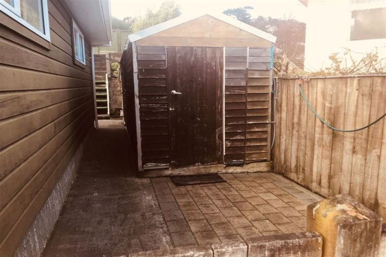 Photo of property in 71 Clyde Street, Island Bay, Wellington, 6023