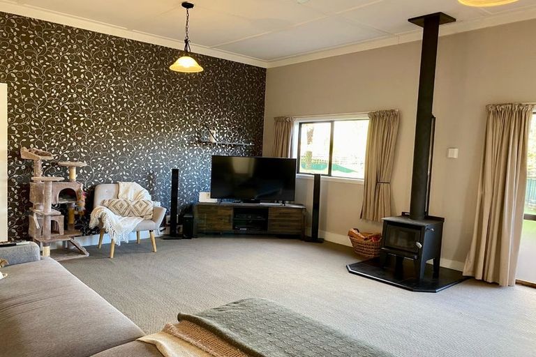 Photo of property in 1 Konini Street, Inglewood, 4330