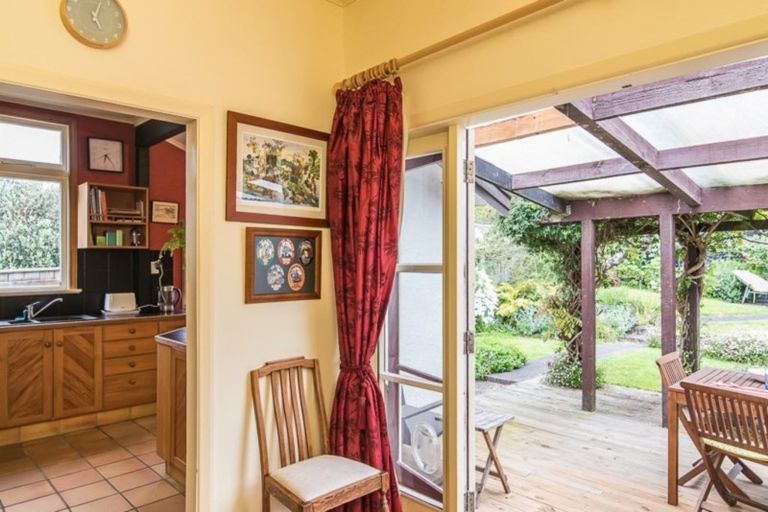 Photo of property in 28 Wellington Road, Paekakariki, 5034