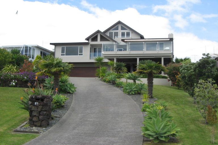 Photo of property in 29 De Luen Avenue, Tindalls Beach, Whangaparaoa, 0930