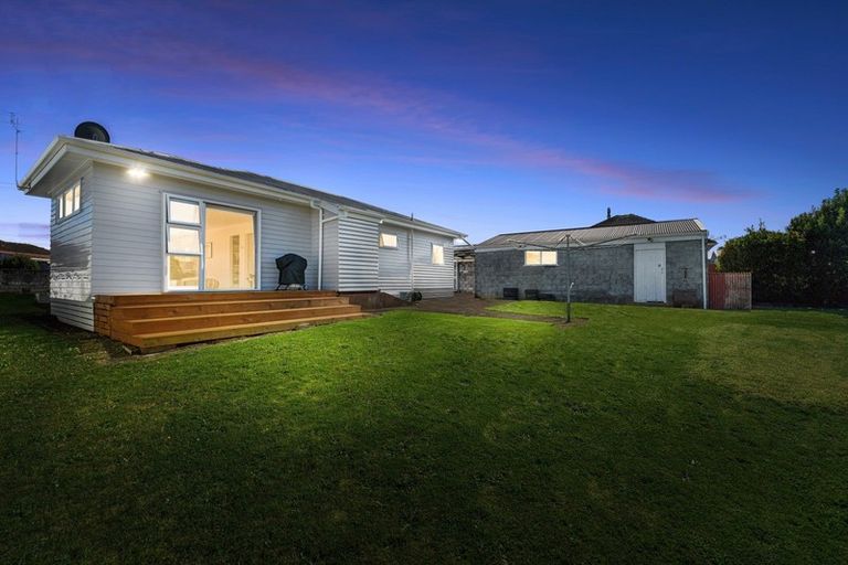 Photo of property in 51b Omata Road, Marfell, New Plymouth, 4310