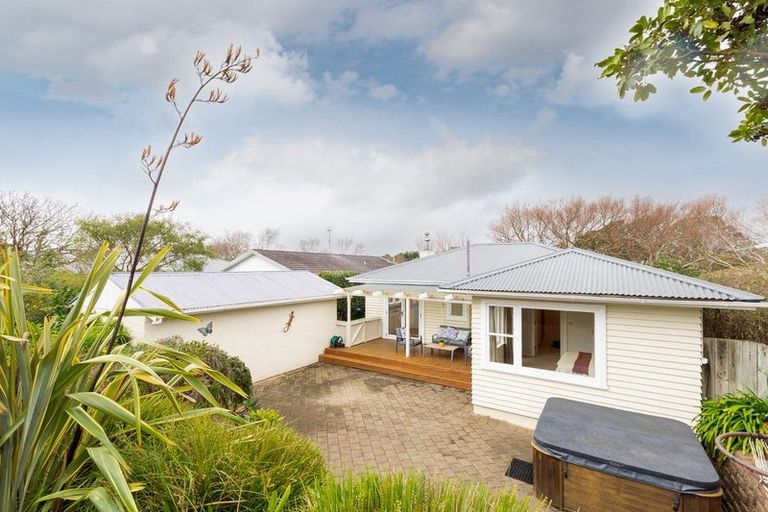 Photo of property in 107 Alexander Road, Raumati Beach, Paraparaumu, 5032