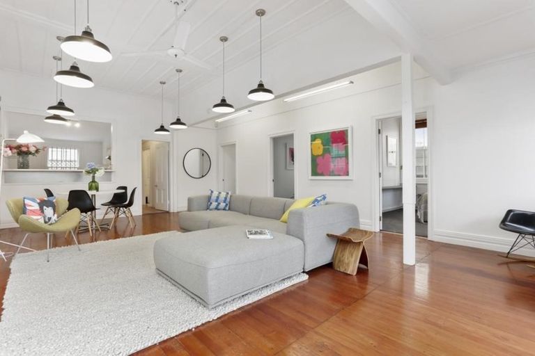 Photo of property in 36 Douglas Street, Okitu, Gisborne, 4010