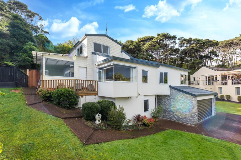 Photo of property in 23b Woodfern Crescent, Titirangi, Auckland, 0604