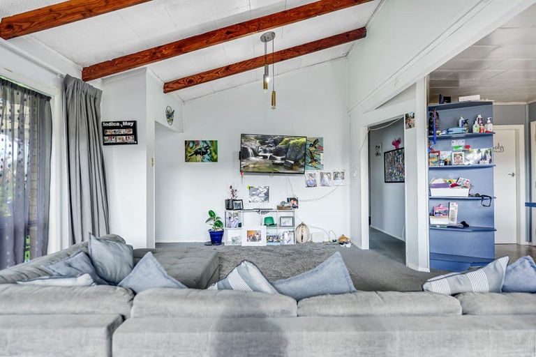 Photo of property in 299 Shakespeare Street, Leamington, Cambridge, 3432