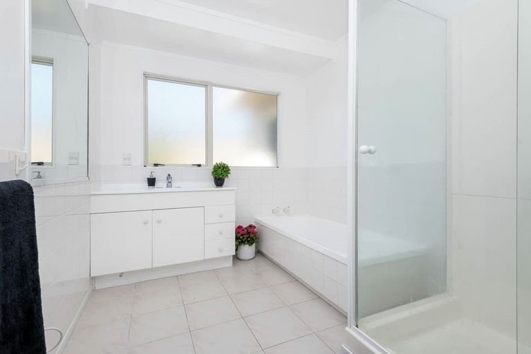 Photo of property in 63 Kilimanjaro Drive, Northpark, Auckland, 2013