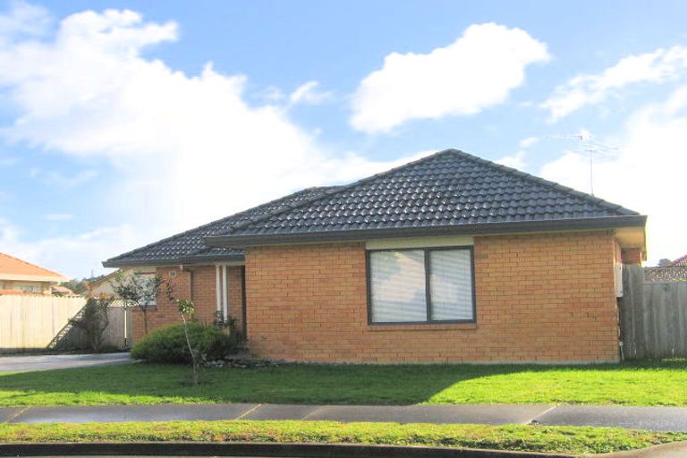 Photo of property in 16 Brompton Place, Burswood, Auckland, 2013