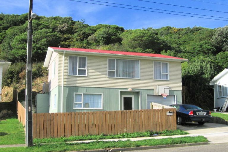 Photo of property in 46 Cardiff Crescent, Cannons Creek, Porirua, 5024