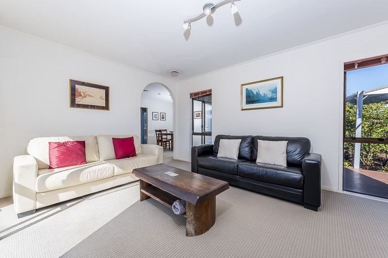 Photo of property in 68 Anich Road, Massey, Auckland, 0614