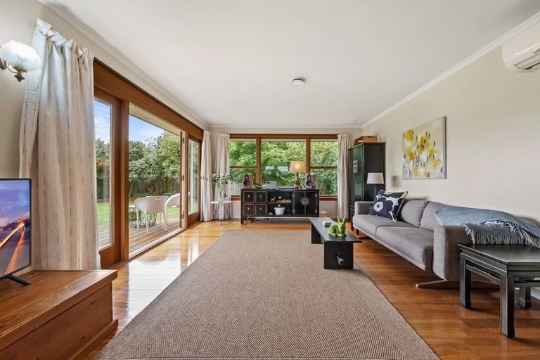 Photo of property in 8 Martbern Crescent, Bishopdale, Christchurch, 8053