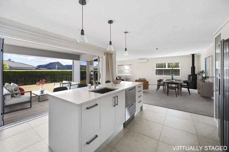 Photo of property in 4 Young Place, Taradale, Napier, 4112