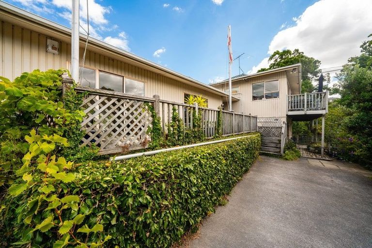 Photo of property in 36 Kiteroa Terrace, Rothesay Bay, Auckland, 0630