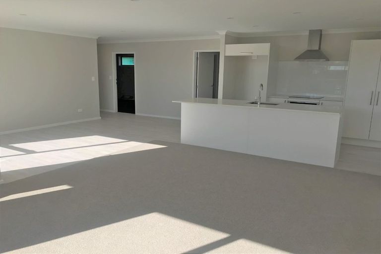 Photo of property in 16 Bronze Court, Papamoa, 3118