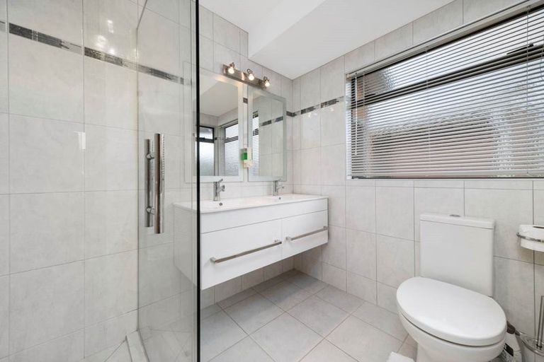 Photo of property in 19 Bayside Drive, Browns Bay, Auckland, 0630