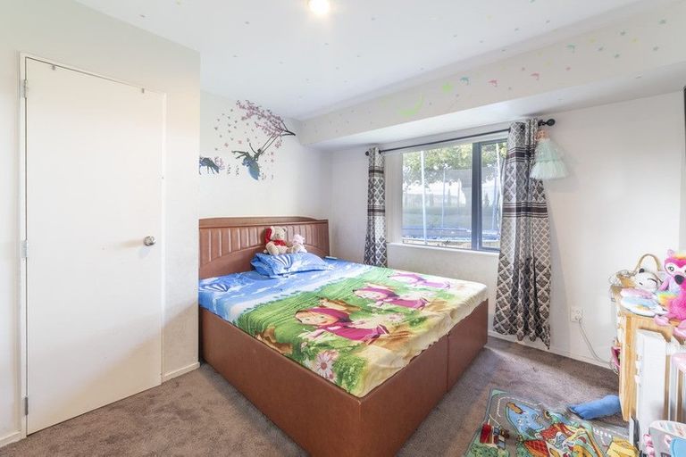 Photo of property in 52d Arimu Road, Papakura, 2110