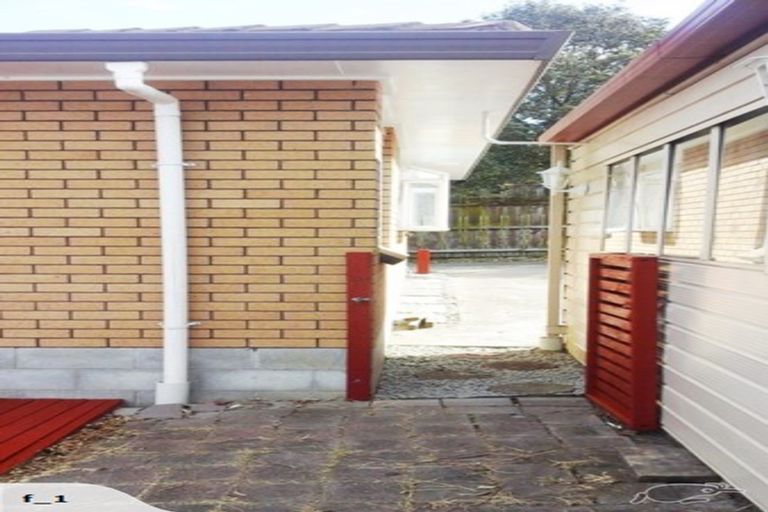 Photo of property in 11 Kearney Place, Massey, Auckland, 0614