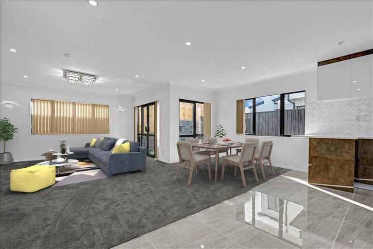 Photo of property in 25c Leaver Place, Weymouth, Auckland, 2103