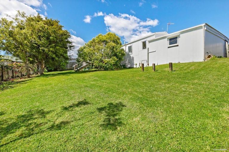 Photo of property in 808 East Coast Road, Oteha, Auckland, 0630