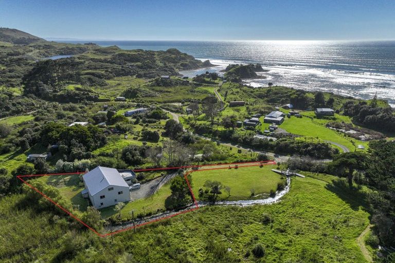 Photo of property in 54 Happy Jacks Road, Mahia, 4198