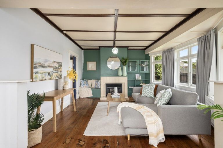 Photo of property in 1 Tapuaeotu Way, Welcome Bay, Tauranga, 3112