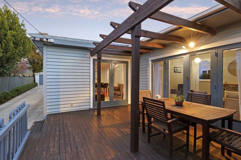 Photo of property in 14 Riverview Street, Beckenham, Christchurch, 8023