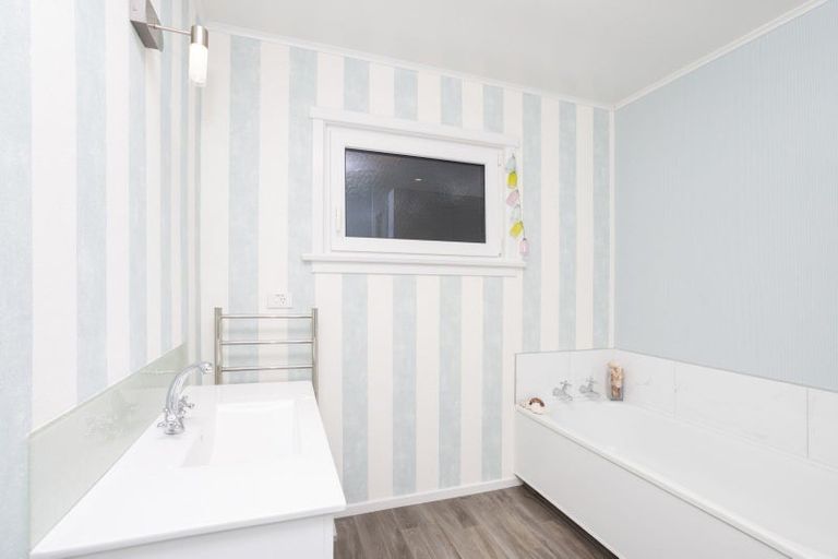 Photo of property in 75 Gladstone Terrace, Gladstone, Invercargill, 9810