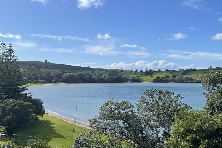 Photo of property in 92 Shakespear Road, Army Bay, Whangaparaoa, 0930