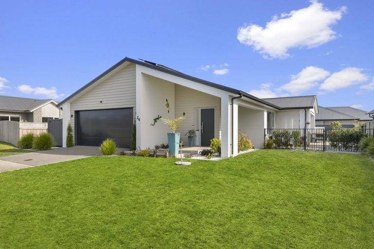 Photo of property in 24 Blacklock Road, Pyes Pa, Tauranga, 3112